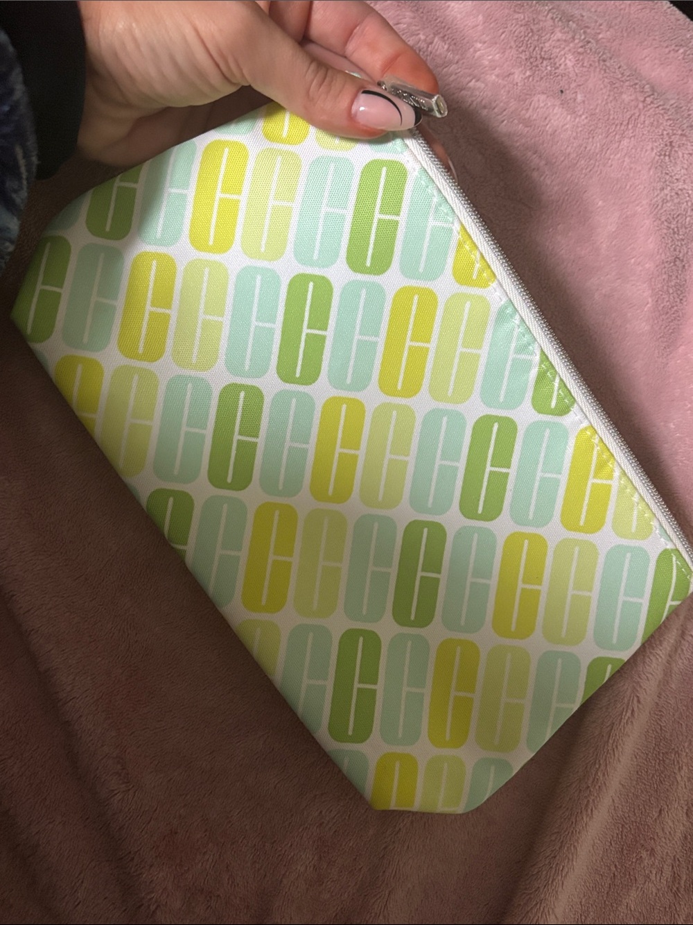 Clinique Mint & Yellow Plaid Cosmetic Pouch💚💛 🆕